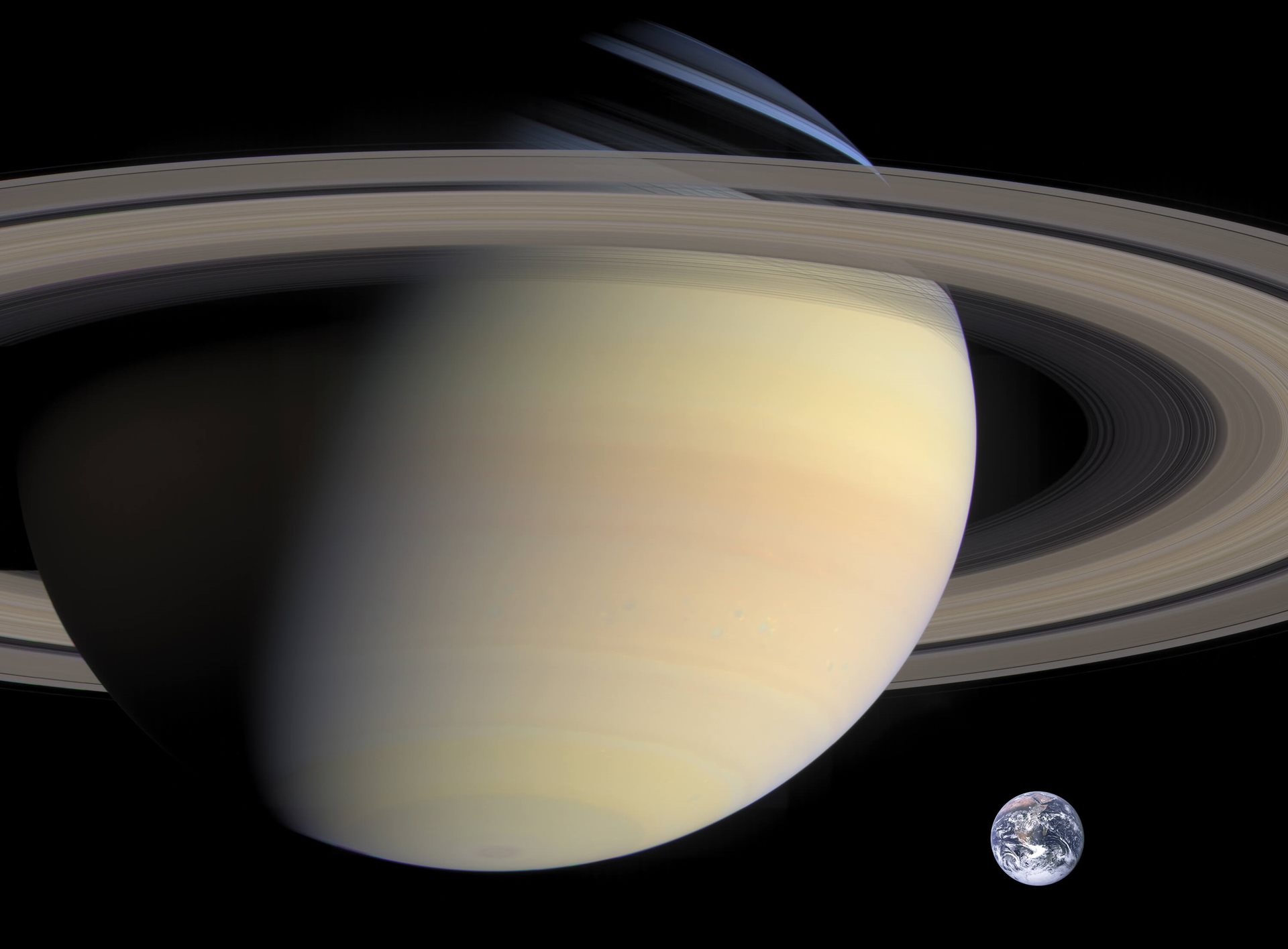 Saturno tankis labai nedidelis